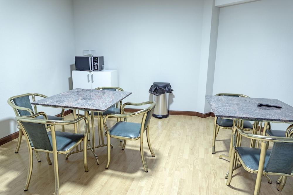Hostal Alda Palencia Plaza Eksteriør bilde