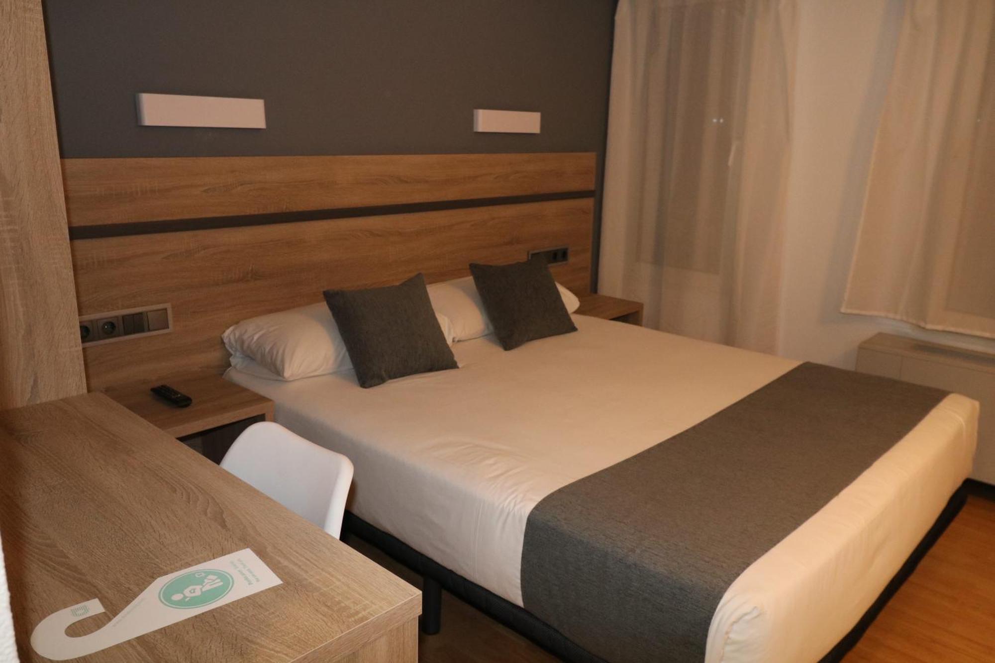 Hostal Alda Palencia Plaza Eksteriør bilde