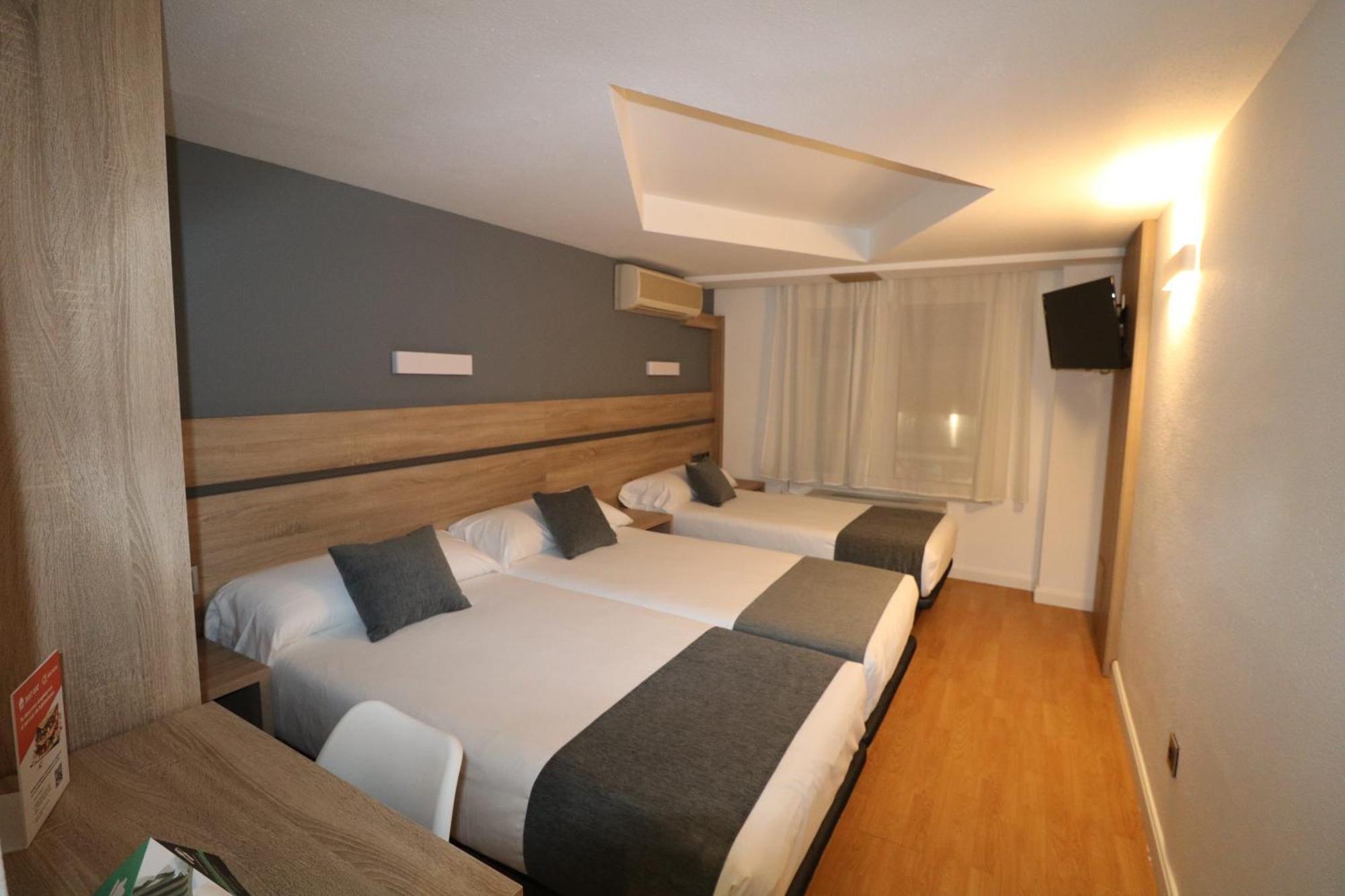 Hostal Alda Palencia Plaza Eksteriør bilde