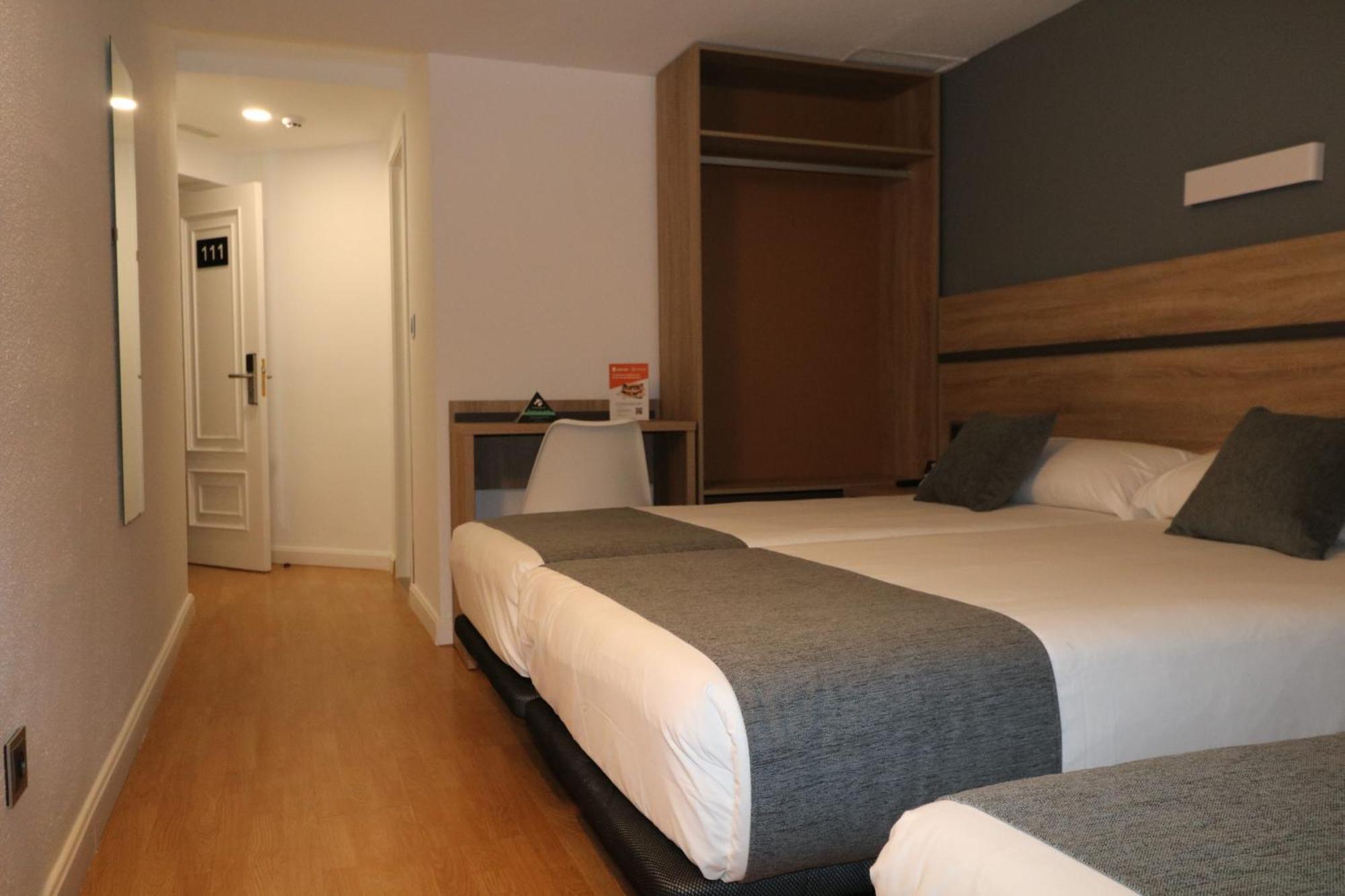 Hostal Alda Palencia Plaza Eksteriør bilde