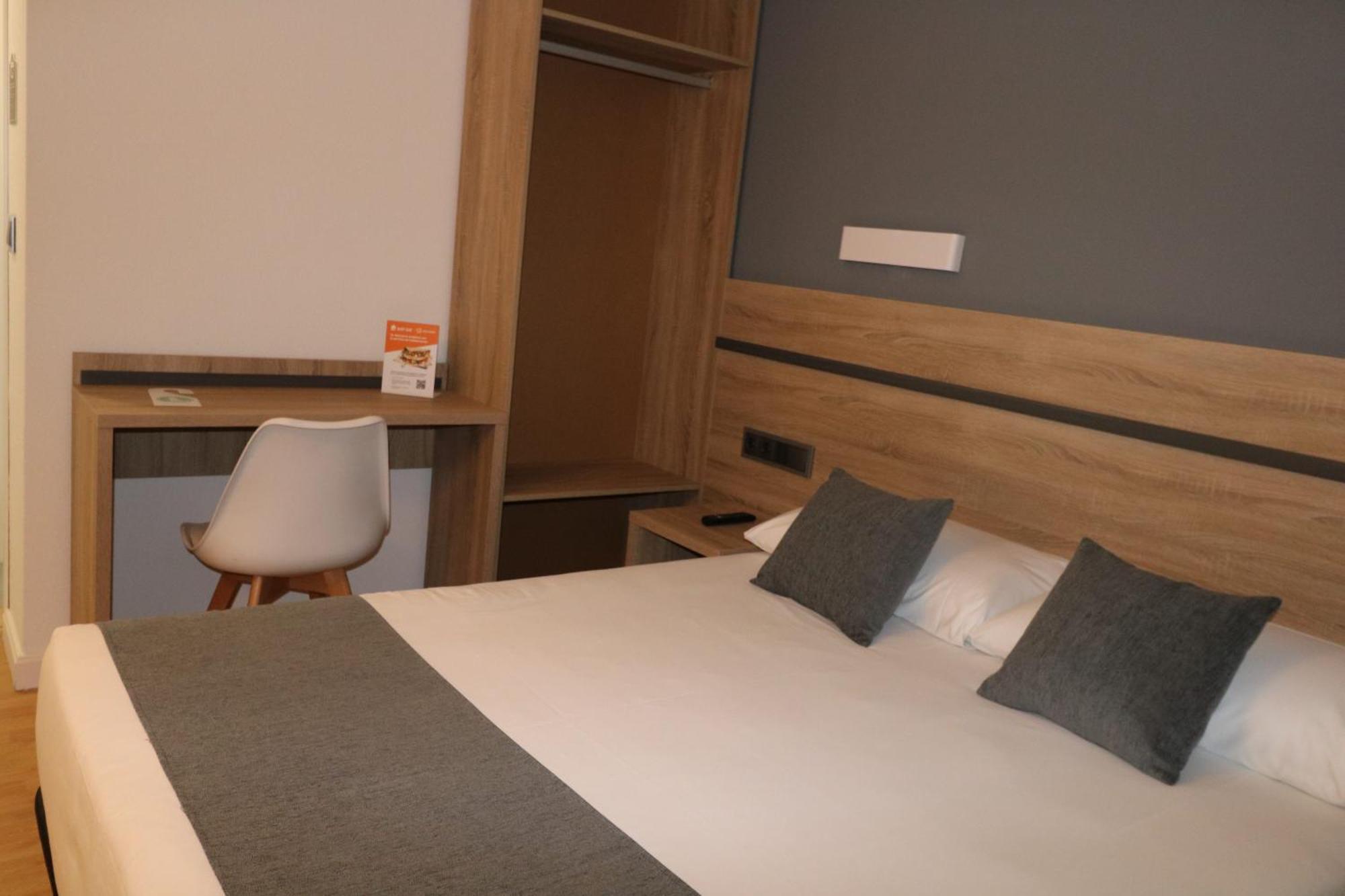Hostal Alda Palencia Plaza Eksteriør bilde