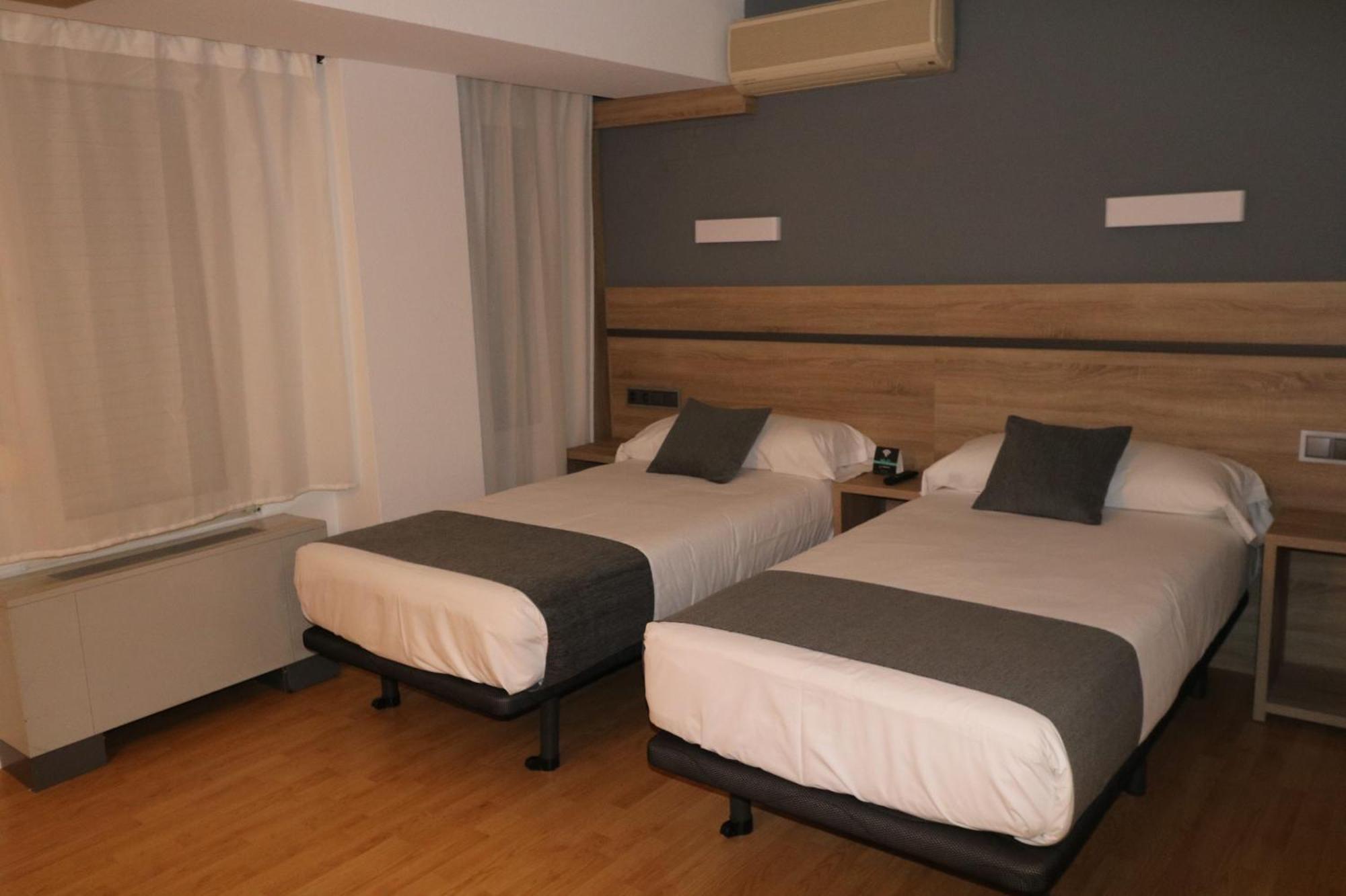 Hostal Alda Palencia Plaza Eksteriør bilde