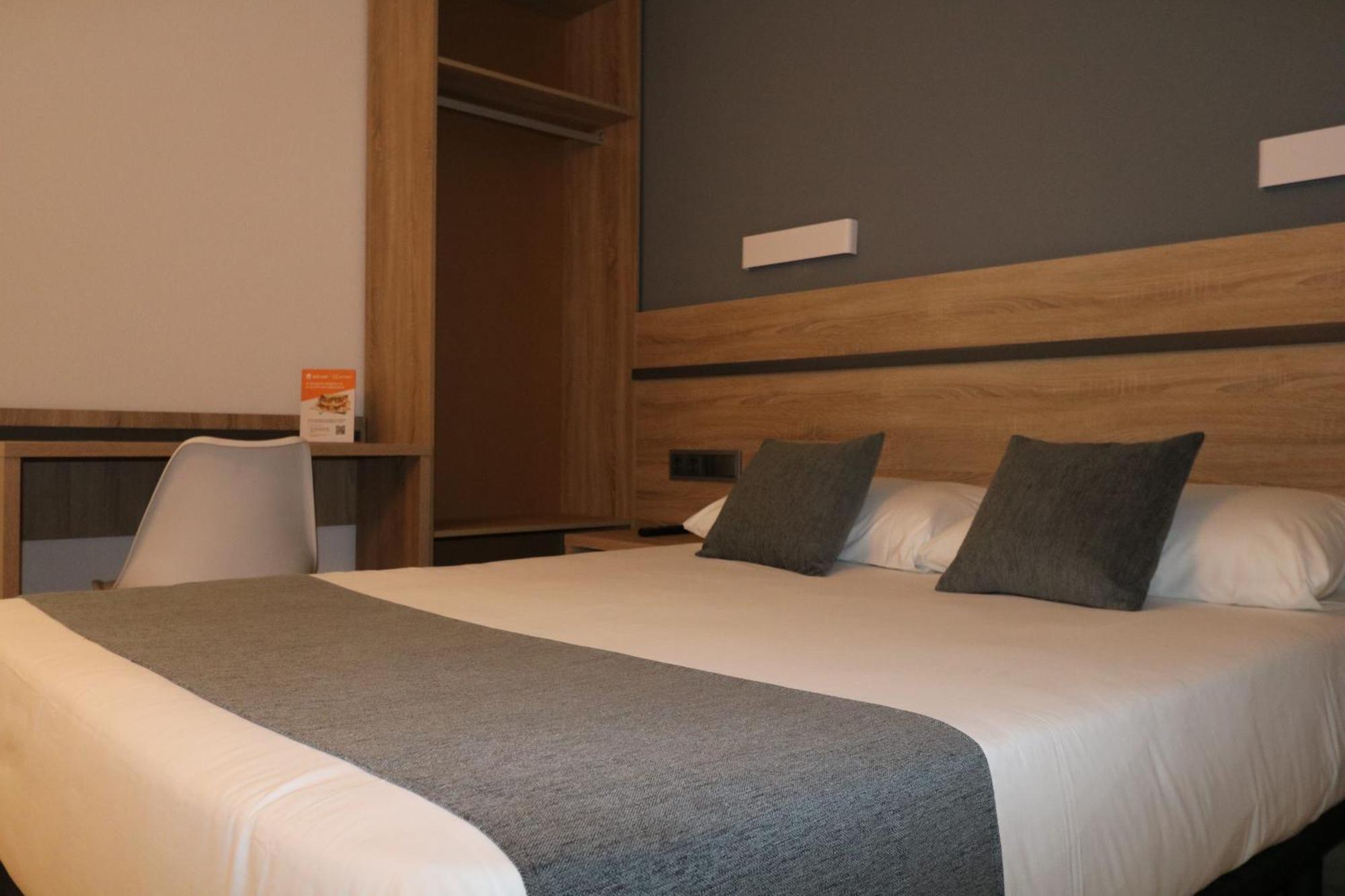 Hostal Alda Palencia Plaza Eksteriør bilde