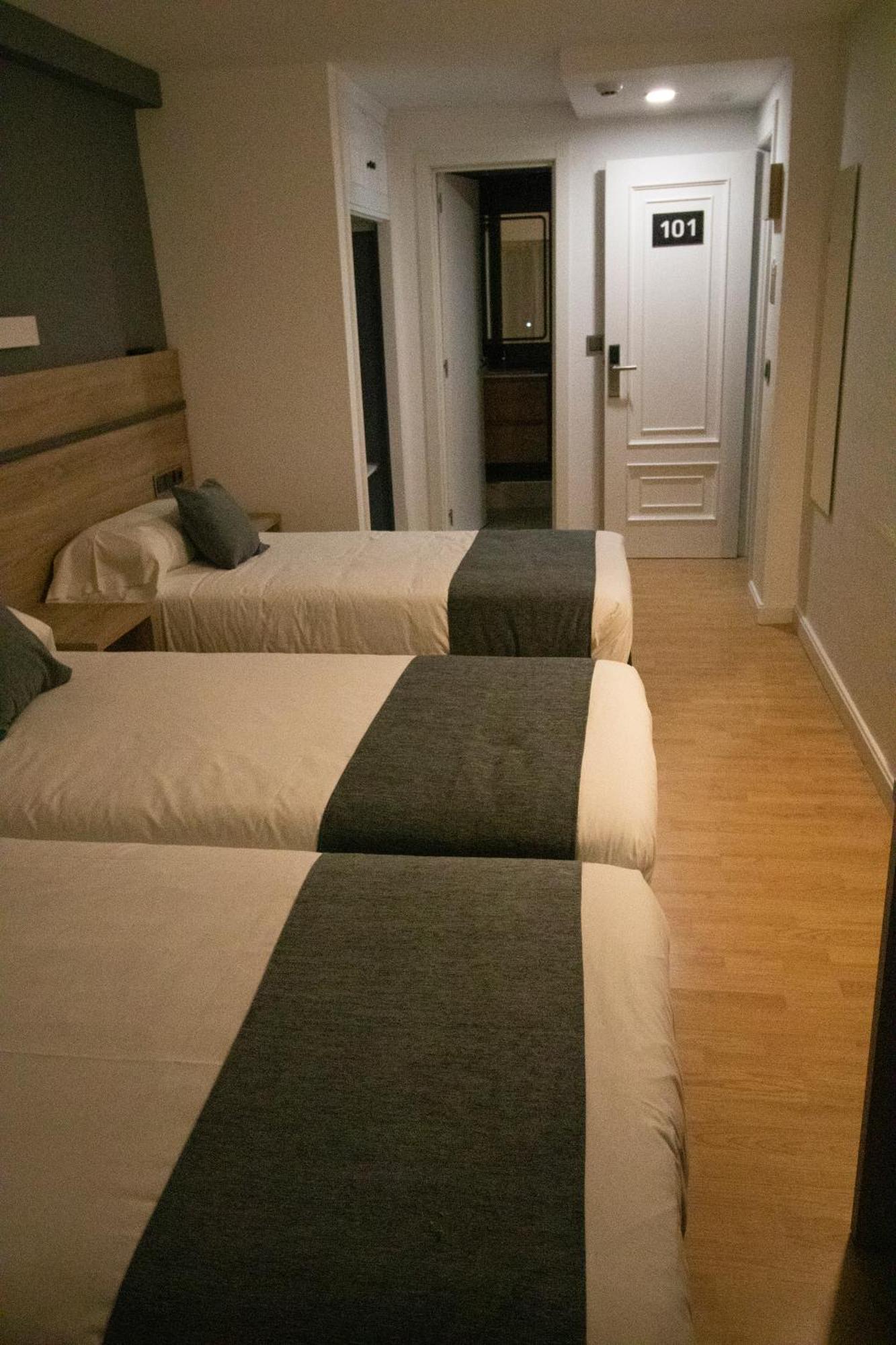Hostal Alda Palencia Plaza Eksteriør bilde