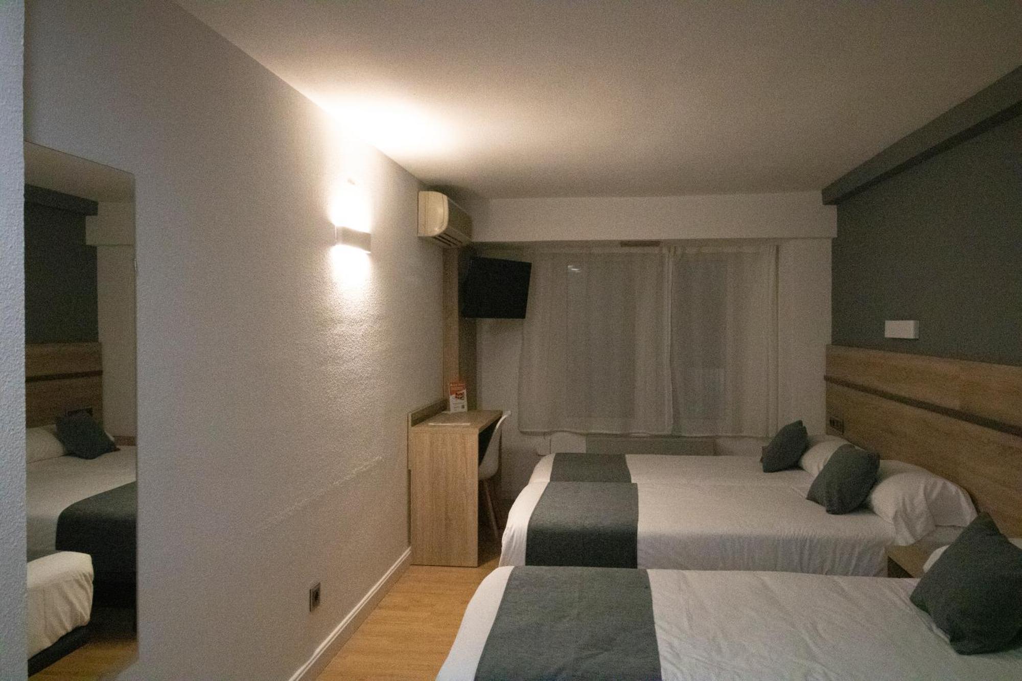 Hostal Alda Palencia Plaza Eksteriør bilde